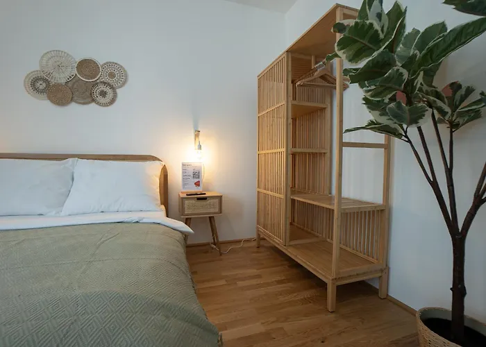 Bright Modern In Center With A Queen Bed Apartamento