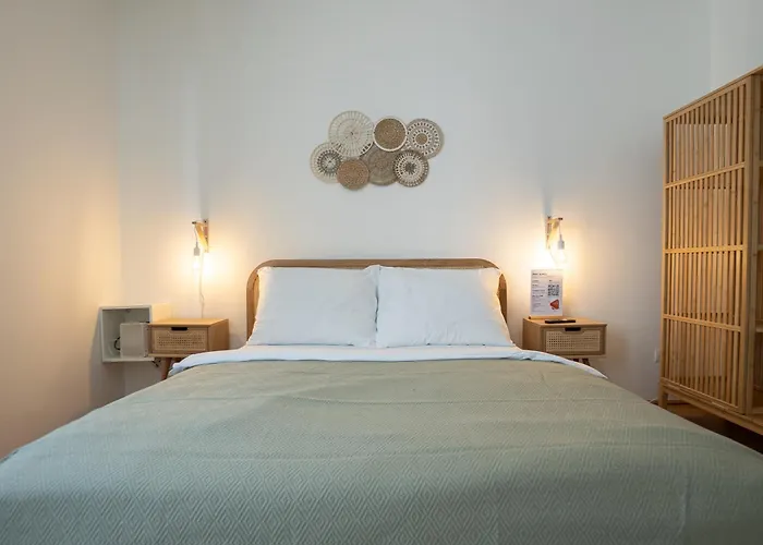 Bright Modern In Center With A Queen Bed Apartamento *