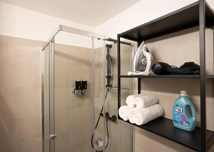 Bright Modern In Center With A Queen Bed Apartamento *